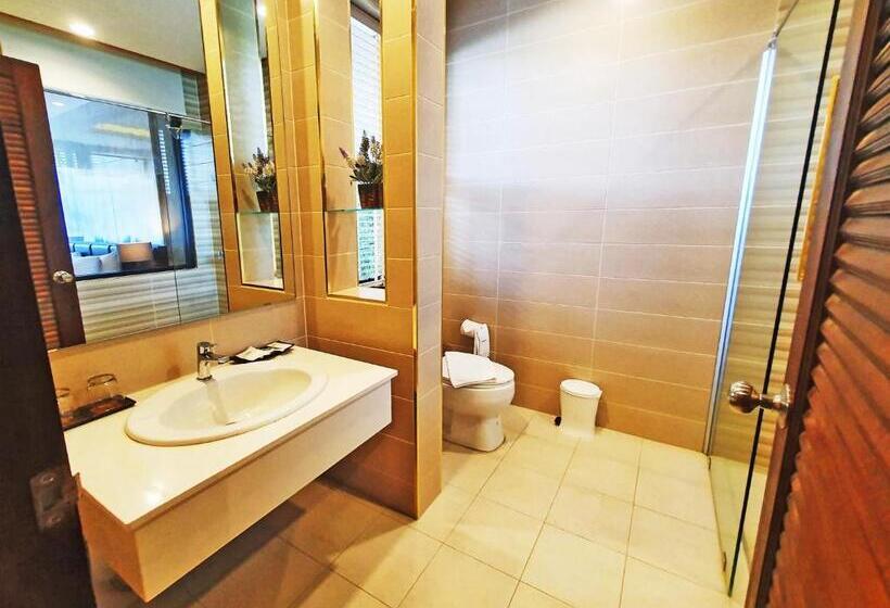 キングサイズベッドのスタンダードルーム, Rnana Grand