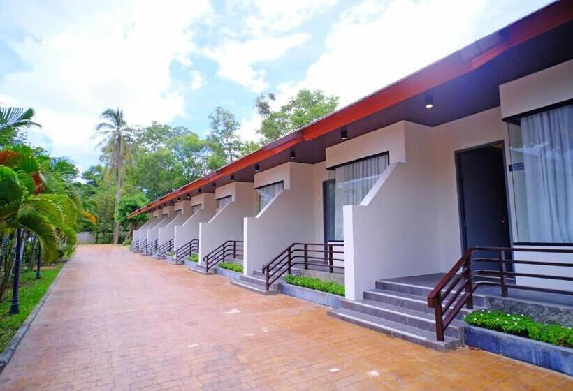 キングサイズベッドのスタンダードルーム, Rnana Grand