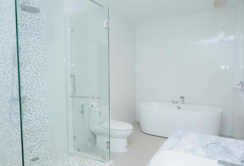 キングサイズベッドのデラックスルーム, Rnana Grand