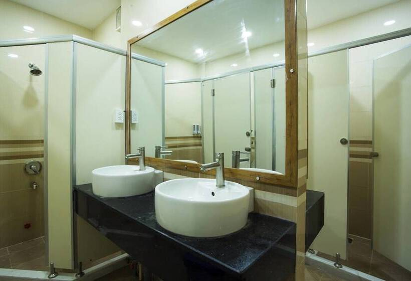 تختخواب در اتاق مشترک, Saigon Marvel Hostel