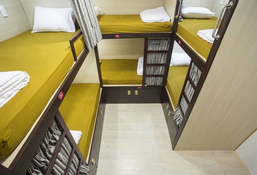 تختخواب در اتاق مشترک, Saigon Marvel Hostel