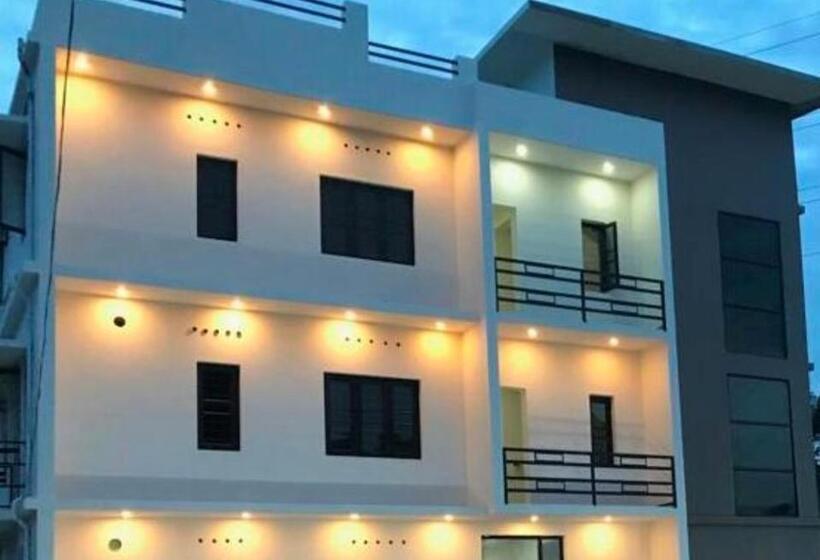 اتاق لوکس, Coral Homes