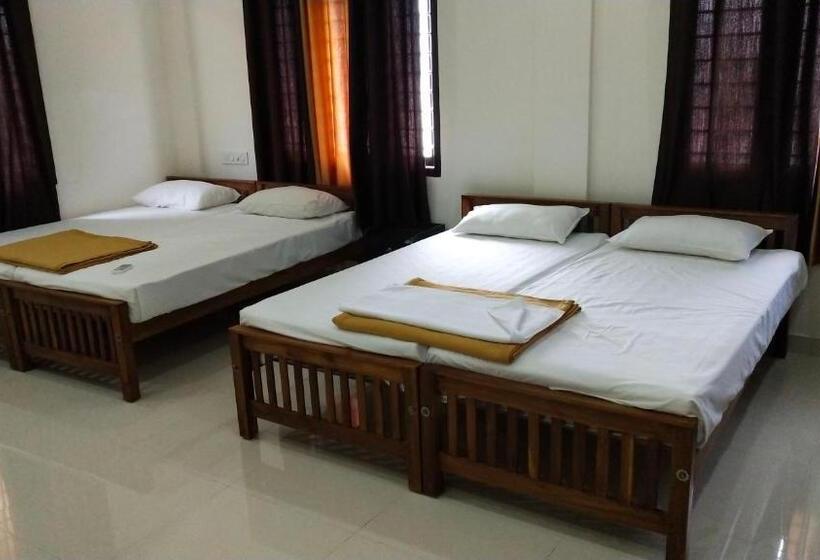 اتاق لوکس چهار تخته, Coral Homes