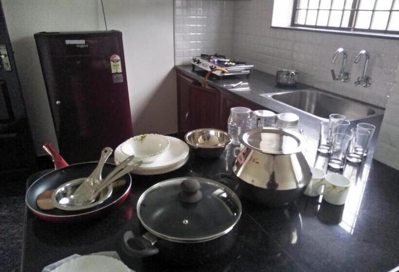 آپارتمان 1 خوابه همکف, Coral Homes