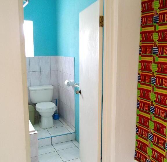 اتاق اکونومی, Porty Hostel