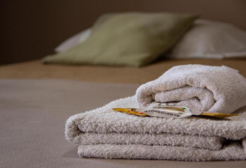 패밀리 룸, Caminos Hostal