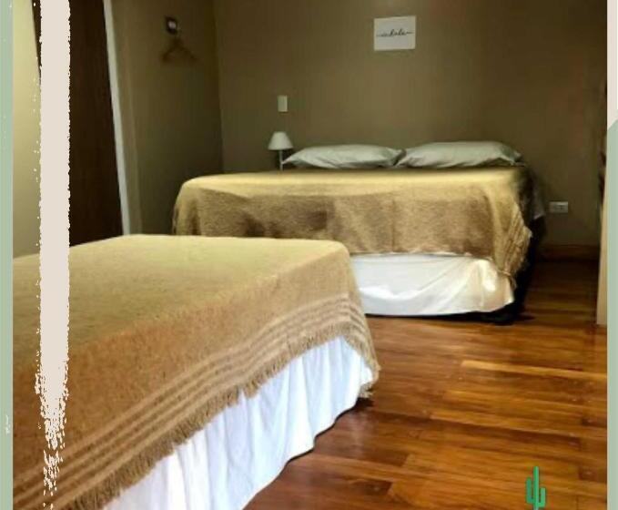 패밀리 룸, Caminos Hostal