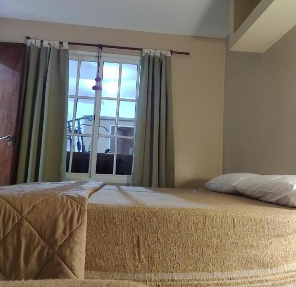 Трехместный Номер Комфорт, Caminos Hostal
