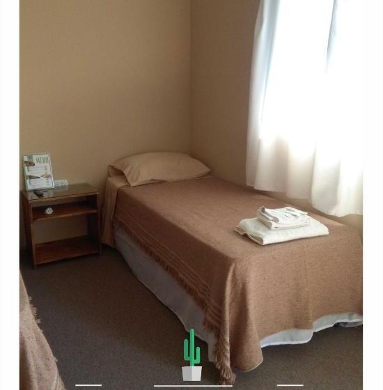 스탠다드 트리플 룸, Caminos Hostal