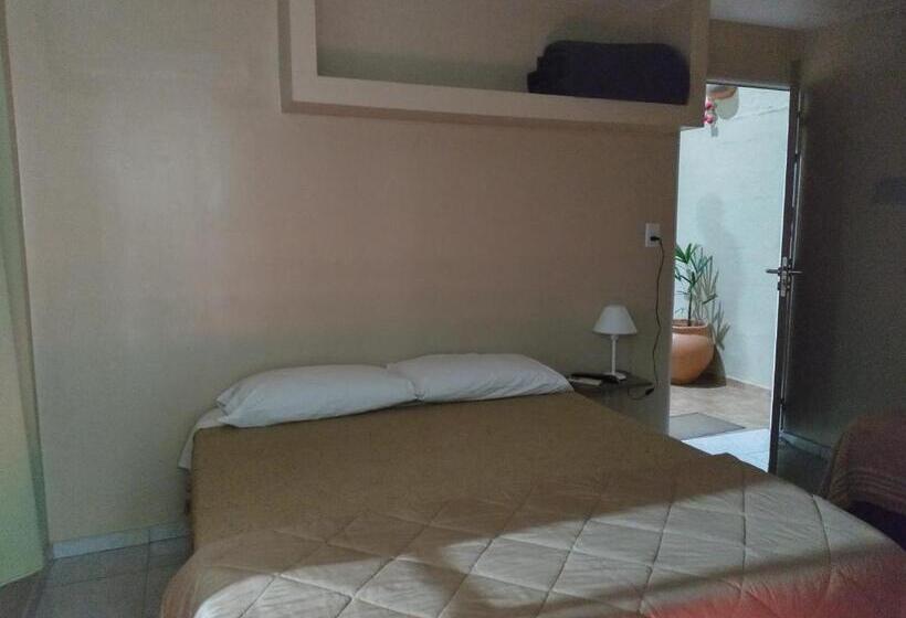 컴포트 트리플 룸, Caminos Hostal