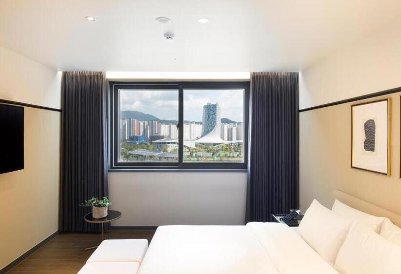 Номер Deluxe, Brown Dot Hotel Jinju