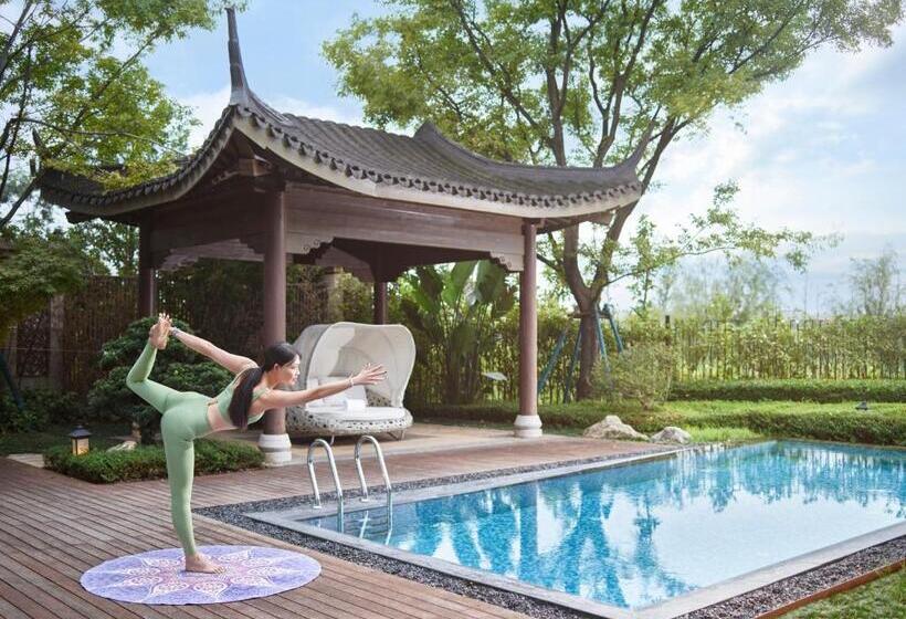 Вилла 3 Спальни, Song Hotel Kunming Dianchi