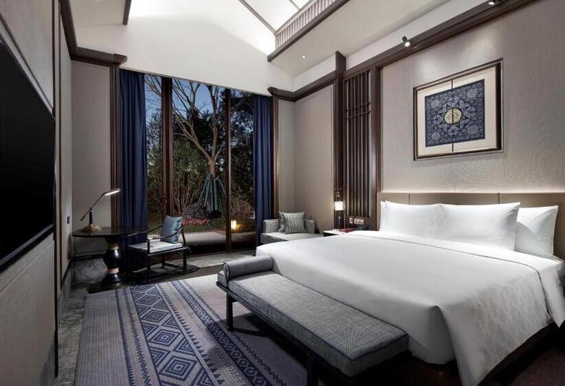 Вилла 3 Спальни, Song Hotel Kunming Dianchi