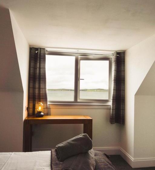 غرفة ديلوكس مطلّة علي البحر, The Bruce