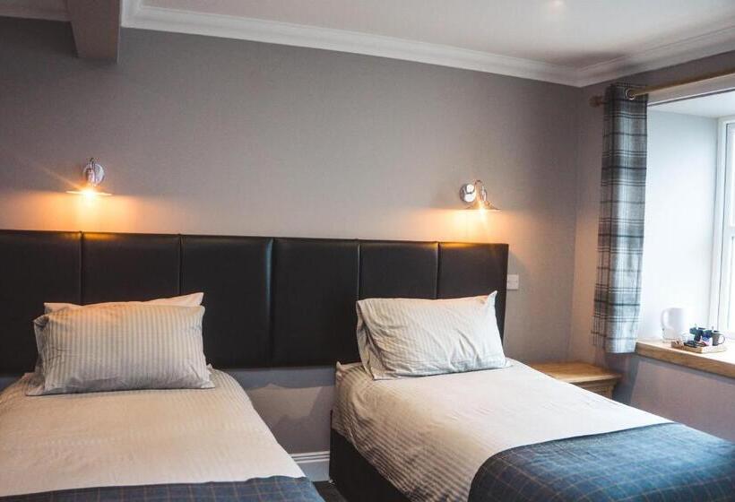 غرفة ديلوكس ثلاثية, The Bruce