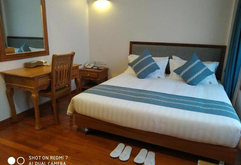 اتاق سوپریور, Dragon Phoenix