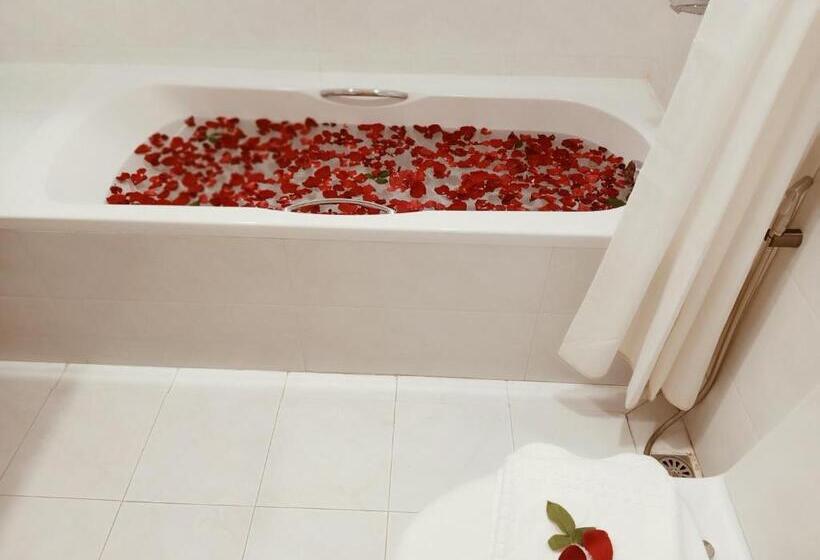 اتاق لوکس خانوادگی, Dragon Phoenix