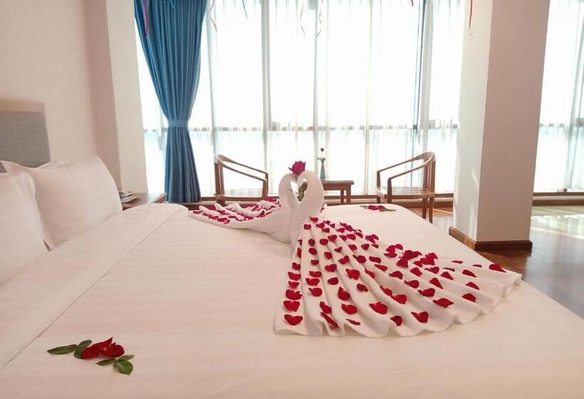 اتاق لوکس خانوادگی, Dragon Phoenix