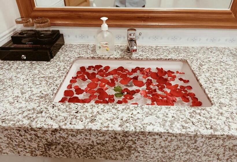 اتاق سوپریور, Dragon Phoenix