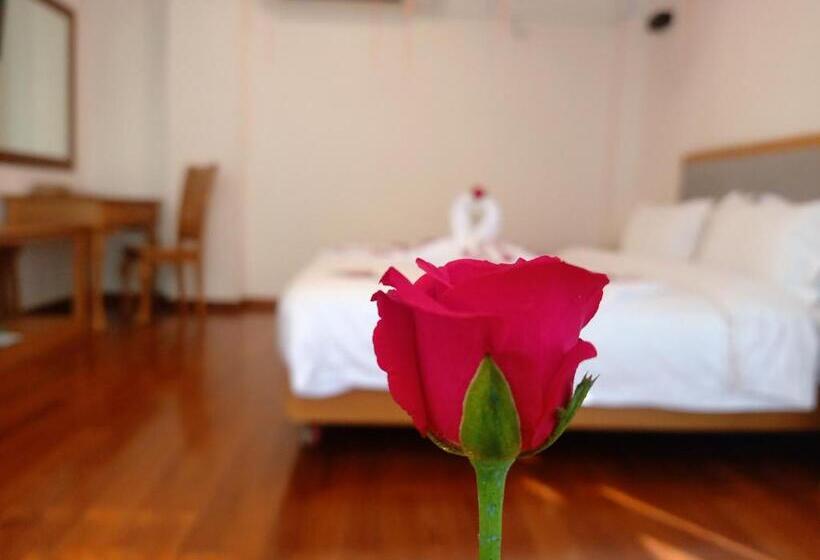 اتاق لوکس خانوادگی, Dragon Phoenix