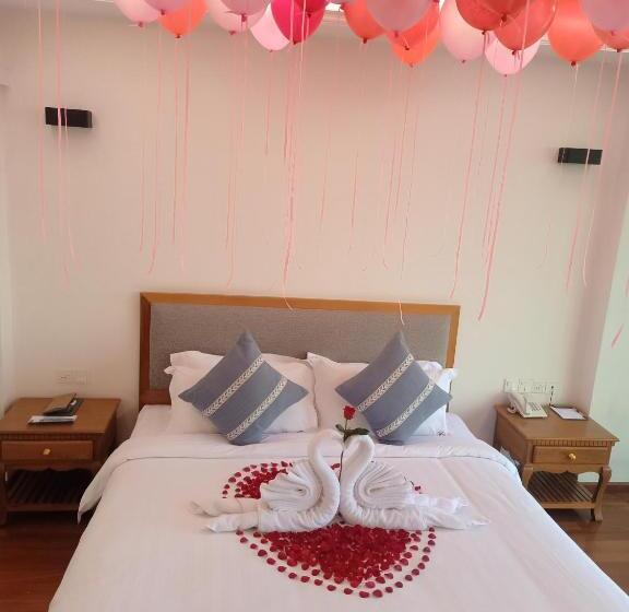 اتاق لوکس خانوادگی, Dragon Phoenix