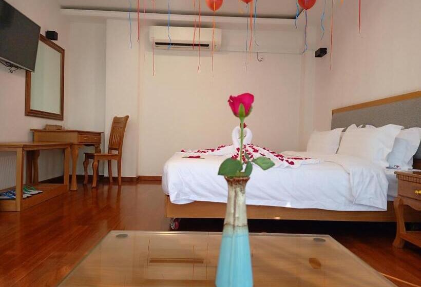 اتاق لوکس خانوادگی, Dragon Phoenix