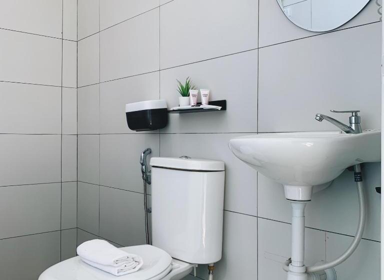 Quarto Deluxe, Impress