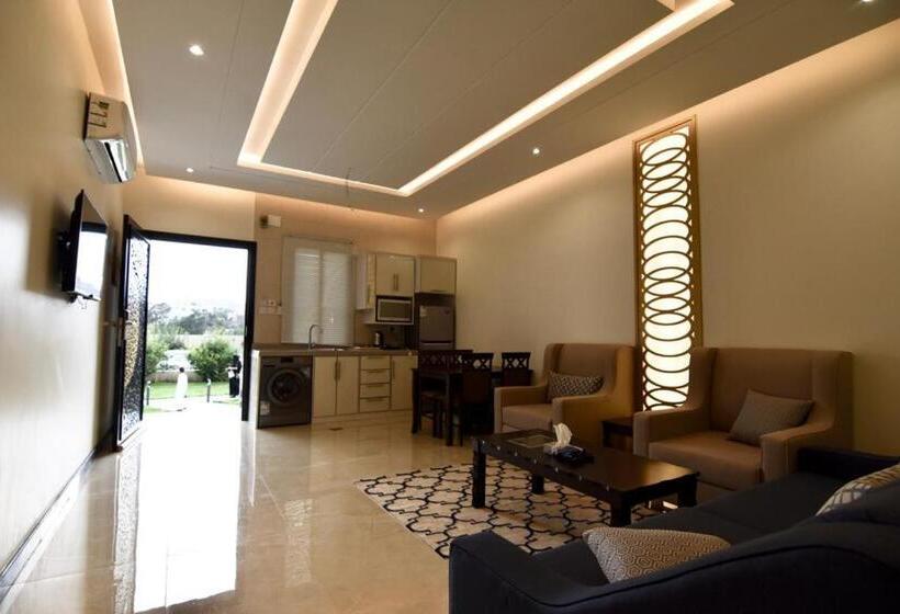 プールの見えるスタンダードトリプルルーム, Golden White