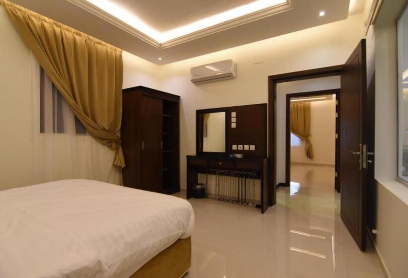 プールの見えるスタンダードトリプルルーム, Golden White