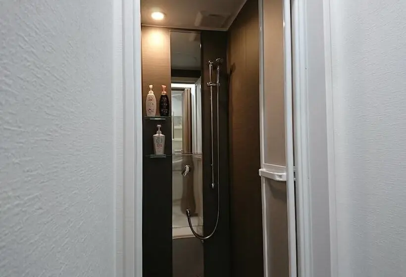 ルームシェアのワンベッド, Guesthouse Hajimari