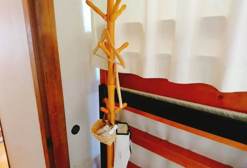 ルームシェアのワンベッド, Guesthouse Hajimari