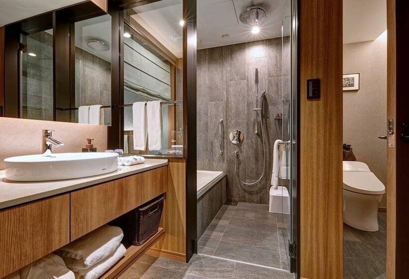 高级大房间, Collective