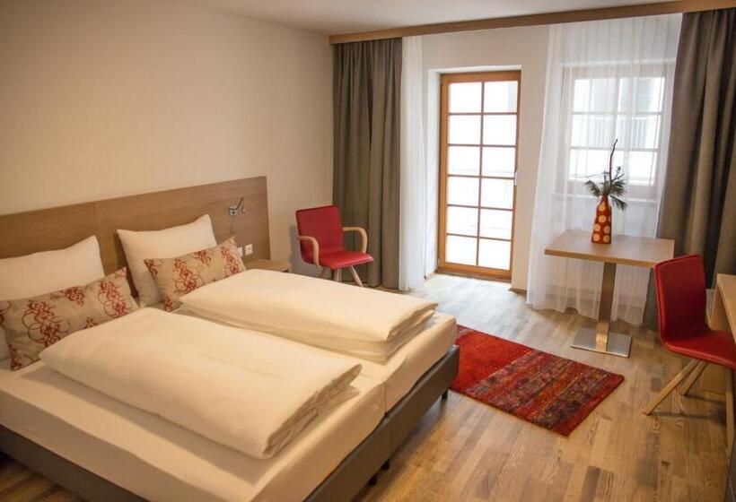 סטודיו סטנדרט עם מרפסת, Kirchenplatz 5