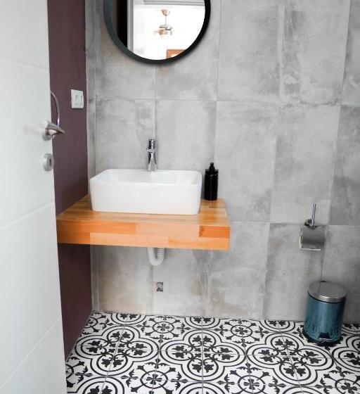 이코노미 룸, Sea Garden