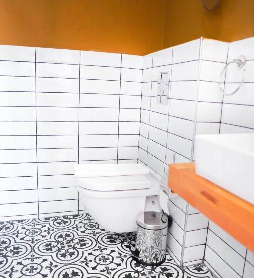 标准三人间, Sea Garden