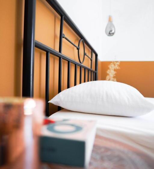 标准三人间, Sea Garden