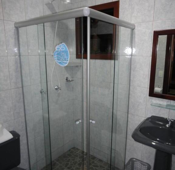 اتاق لوکس سه تخته, Pousada Torre Del Mar