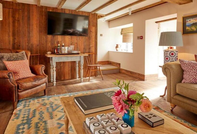 小室, The Crown Inn, Church Enstone