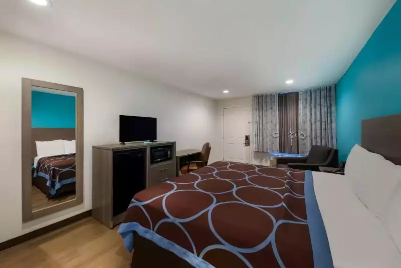 キングサイズベッドのスタンダードルーム, Americas Best Value Inn Bonham