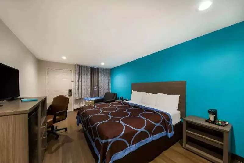キングサイズベッドのスタンダードルーム, Americas Best Value Inn Bonham