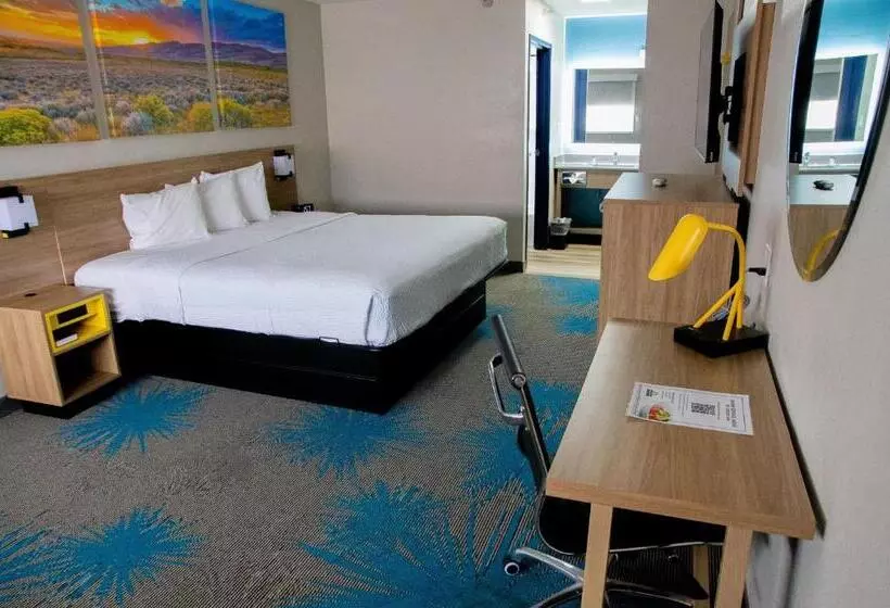 اتاق استاندارد با تخت بزرگ برای معلولان, Days Inn By Wyndham Amarillo Medical Center