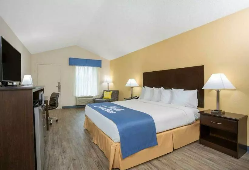 キングサイズベッドのスタンダードルーム, Days Inn By Wyndham Lake City