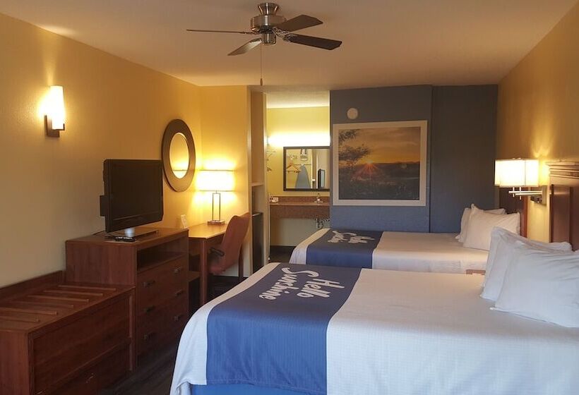 スイート, Days Inn By Wyndham Trenton