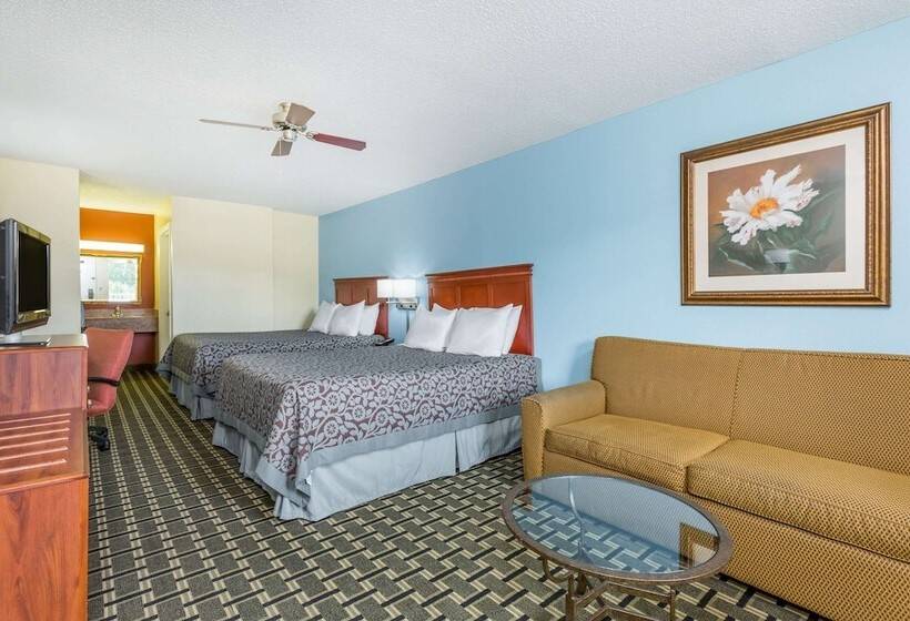 Suite, Days Inn By Wyndham Trenton