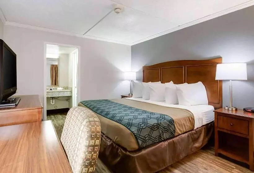 キングサイズベッドのスタンダードルーム, Travelodge By Wyndham Canton Livonia Area, Mi