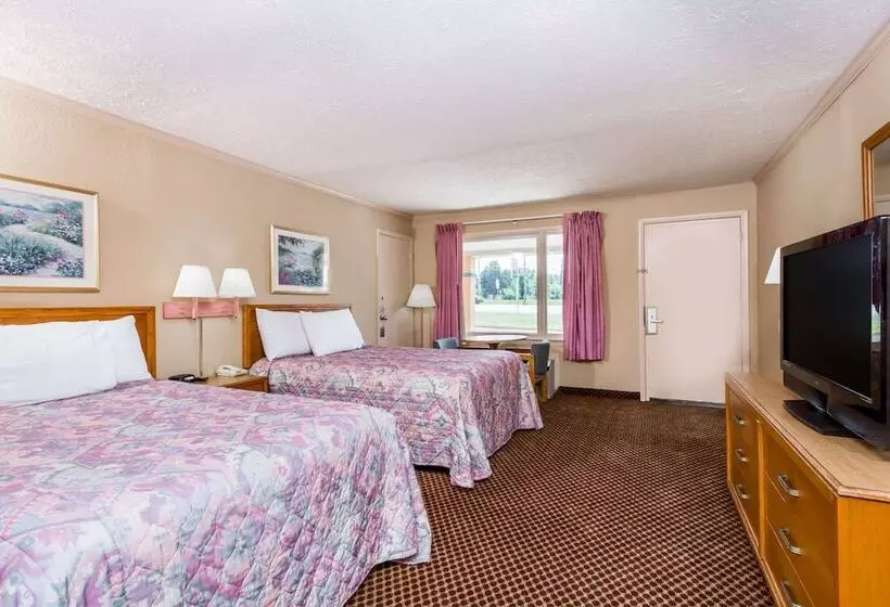２ダブルベッドのスタンダードルーム, Travelodge By Wyndham Ridgeway Martinsville Area