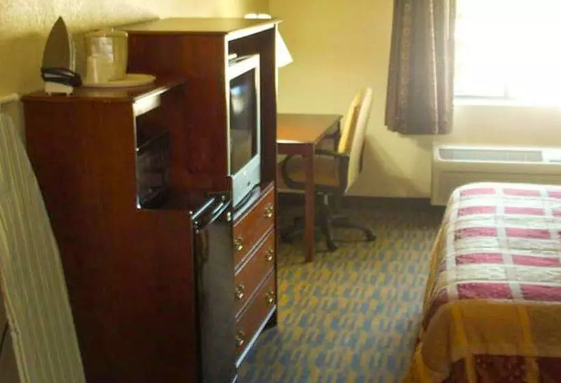 キングサイズベッドのスタンダードルーム, Western Motel Inn And Suites Hazelhurst