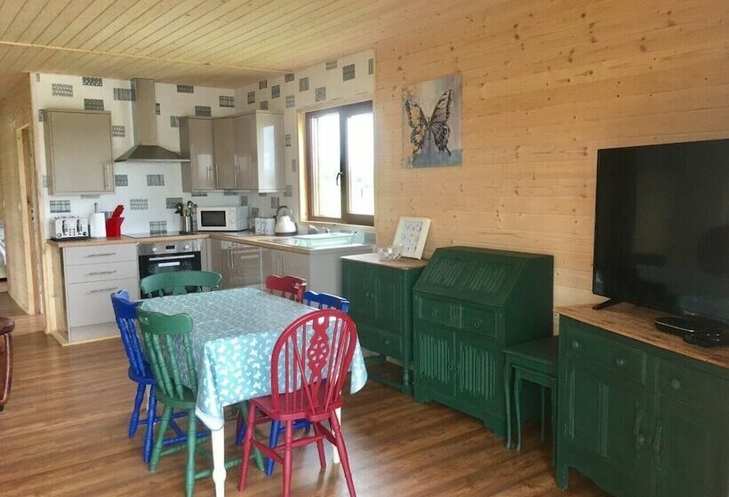 Апартаменты Комфорт 1 Спальня, Lakeside Fishing Lodges