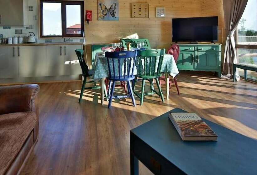 דירת קומפורט חדר שינה 1, Lakeside Fishing Lodges