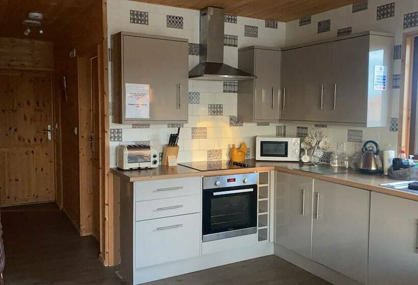Апартаменты Комфорт 1 Спальня, Lakeside Fishing Lodges